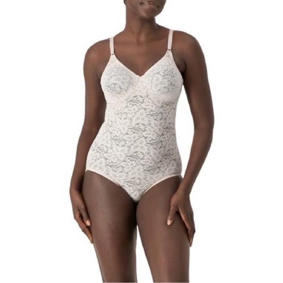 Bali Lace Shapewear Bodysuit in Cream - Picture 3 of 11